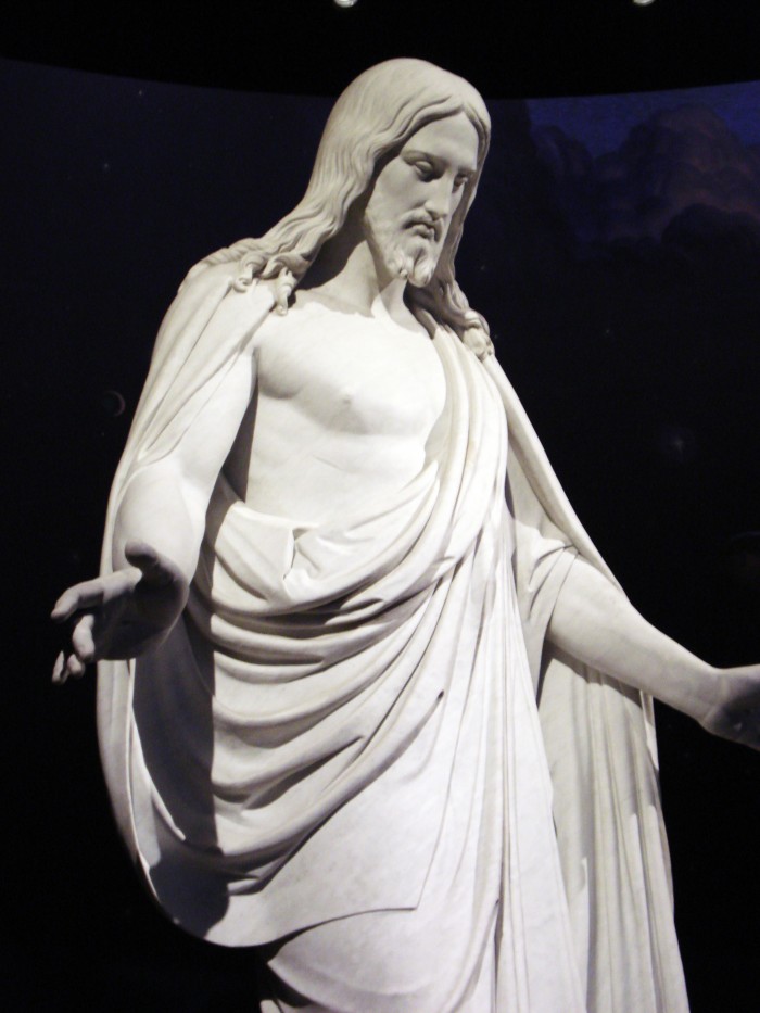 statue-jesus-christ-3.jpg